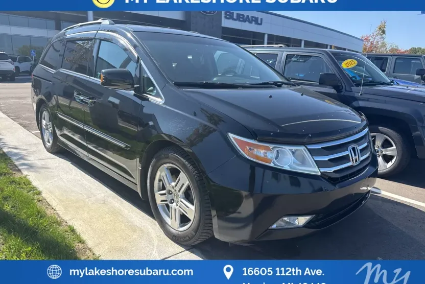 2012 Honda Odyssey Touring photo 1