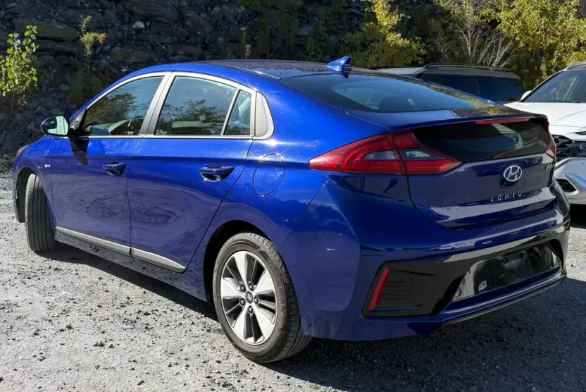2019 Hyundai Ioniq Plug-In Hybrid photo 1