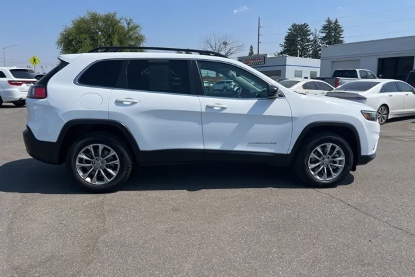 2022 Jeep Cherokee Latitude Lux photo 1