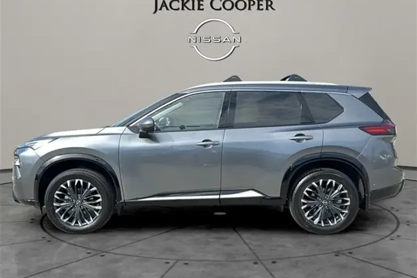 2026 Nissan Rogue Platinum photo 1