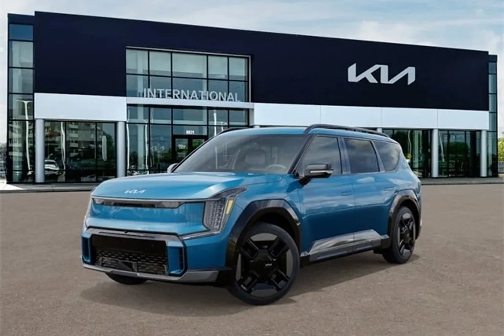 2026 Kia EV9 GT-Line photo 1