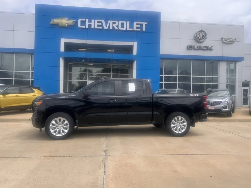 2024 Chevrolet Silverado 1500 Custom photo 1