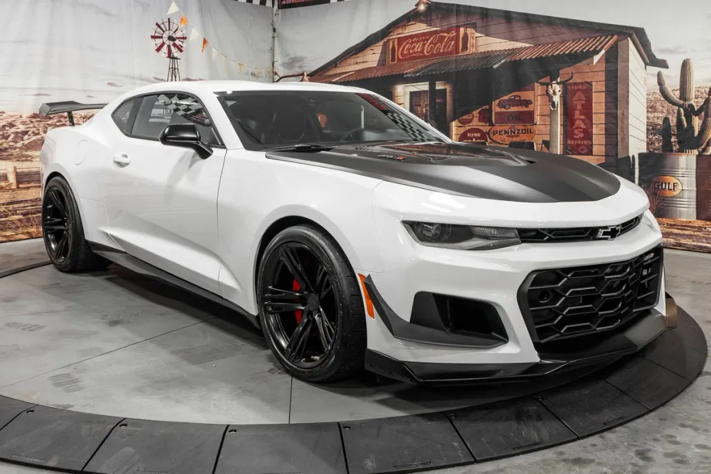 2024 Chevrolet Camaro ZL1 photo 1