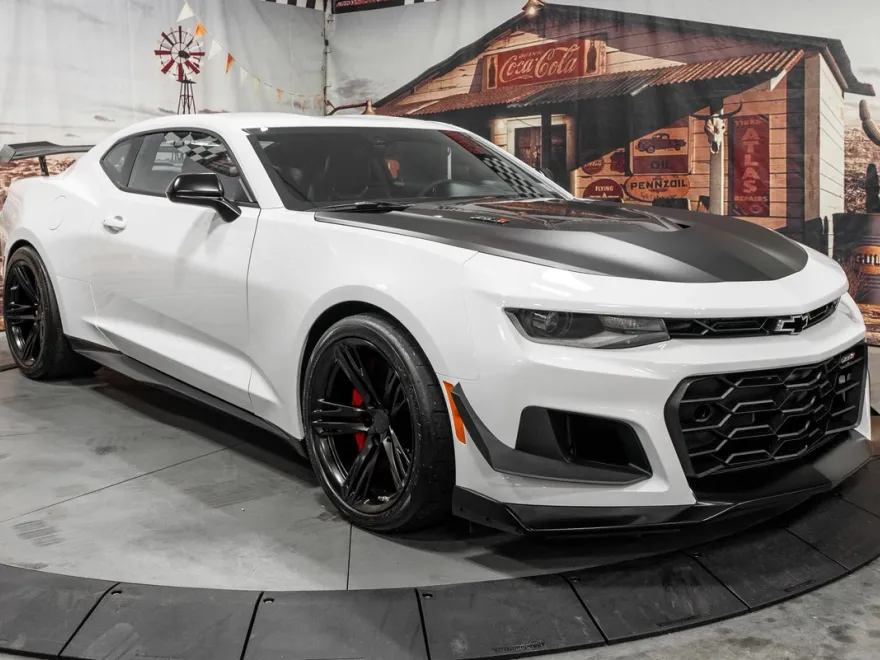 2024 Chevrolet Camaro ZL1 photo 1