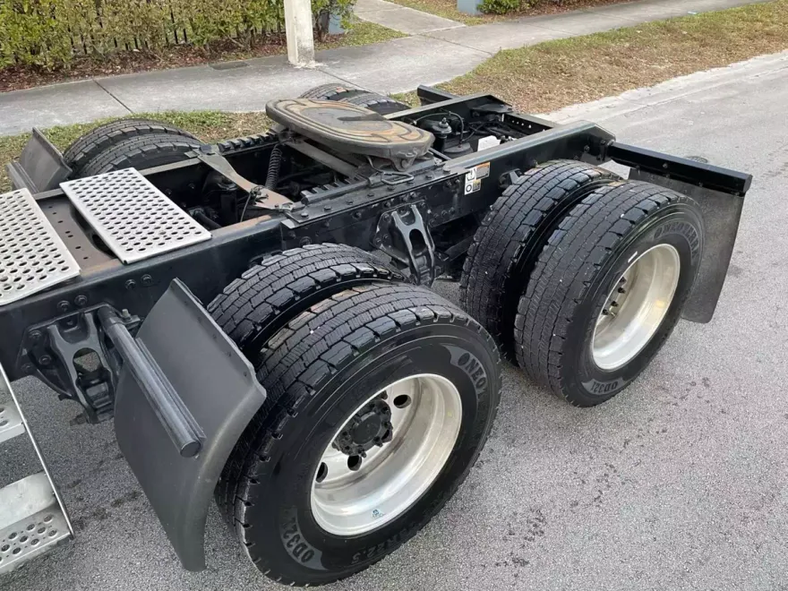 2019 Kenworth T680 photo 9