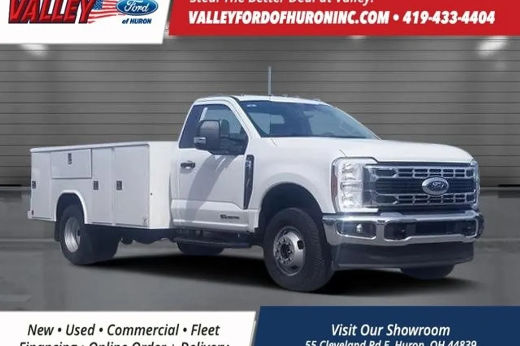 2025 Ford F-350 XL photo 1