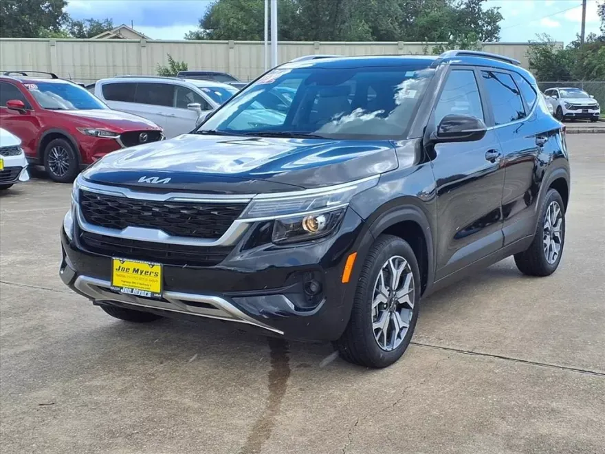 2022 Kia Seltos EX photo 1