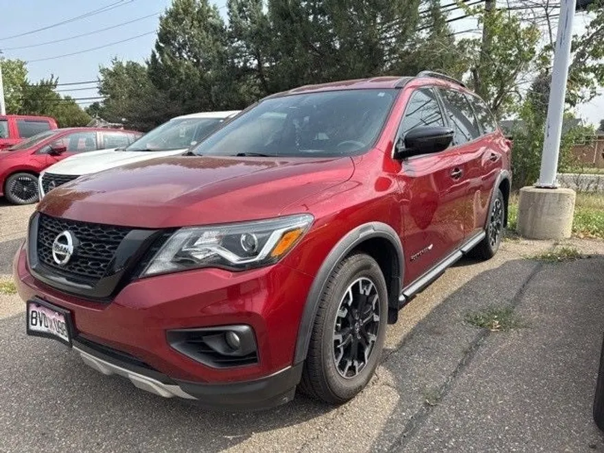 2020 Nissan Pathfinder SV photo 1