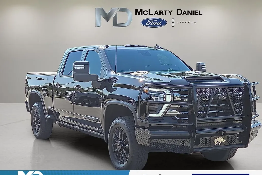 2025 Chevrolet Silverado 2500HD High Country photo 1
