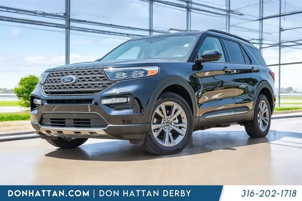 2023 Ford Explorer XLT photo 1