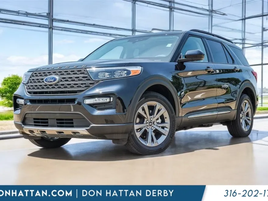2023 Ford Explorer XLT photo 1