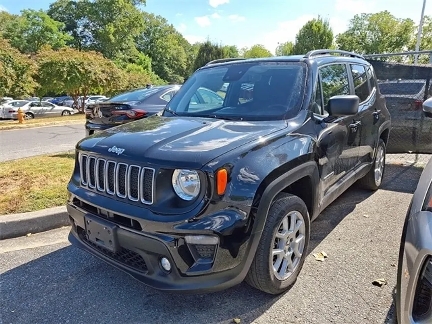 2022 Jeep Renegade Latitude photo 1