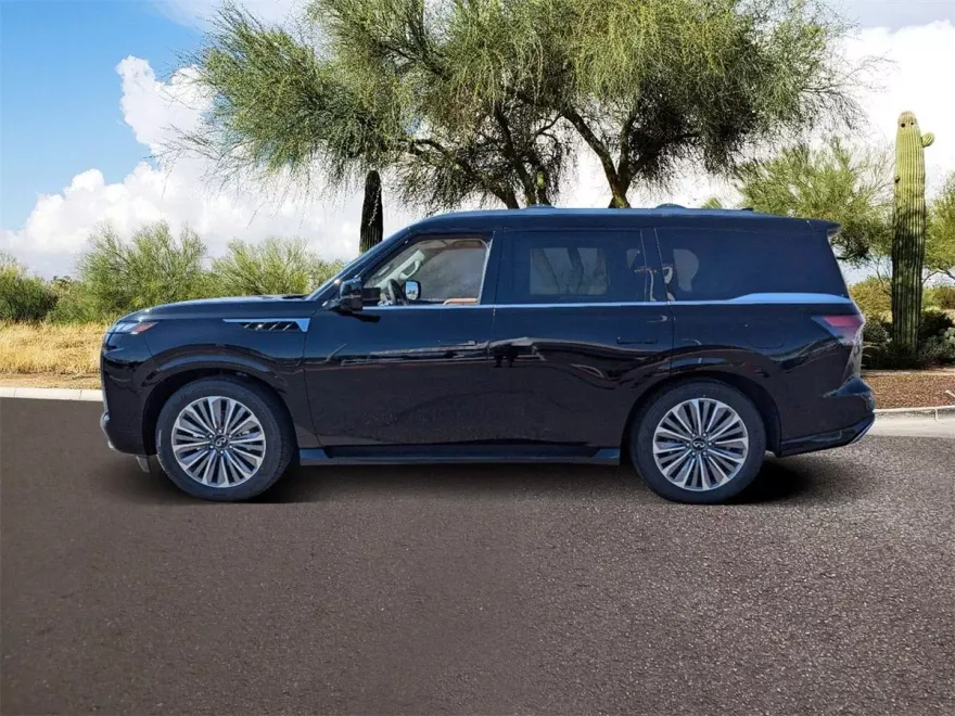 2025 Infiniti QX80 Luxe photo 1
