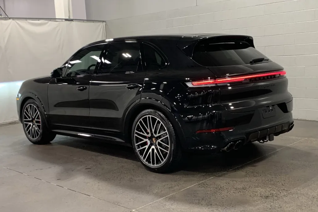 2025 Porsche Cayenne GTS photo 1