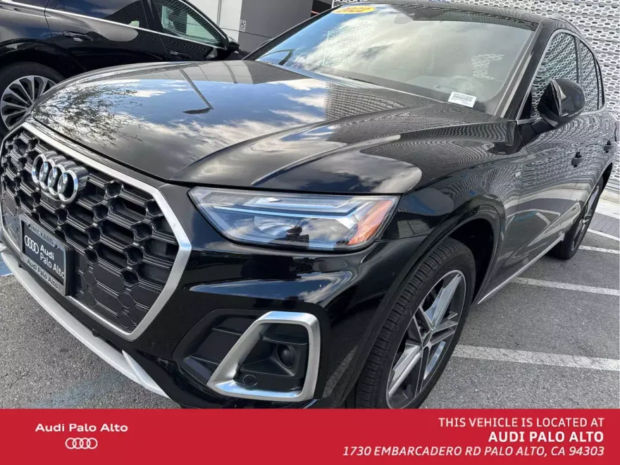 2022 Audi Q5 S line Premium Plus photo 1