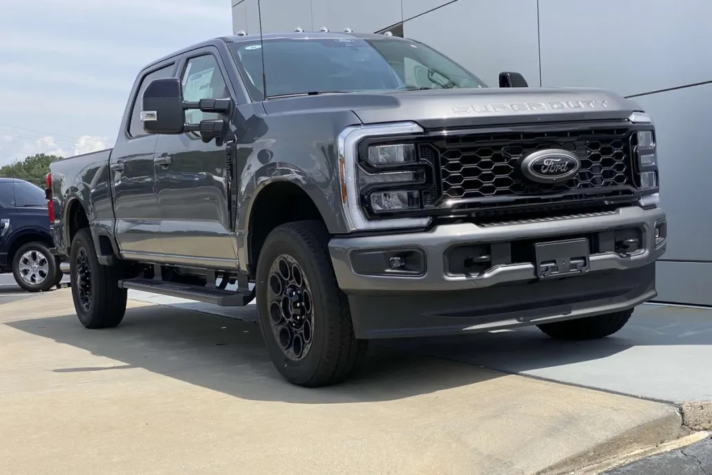 2026 Ford F-250 Lariat photo 1