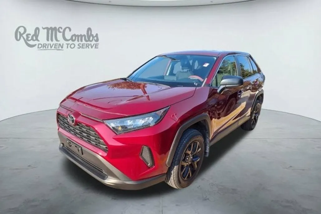 2022 Toyota RAV4 LE photo 1