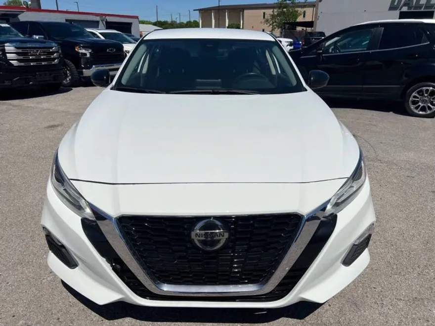 2022 Nissan Altima 2.5 SR photo 1