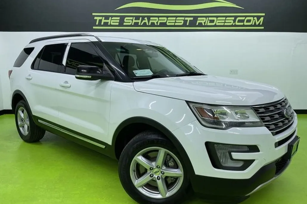 2015 Ford Explorer Sport photo 1
