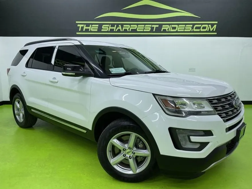 2015 Ford Explorer Sport photo 1