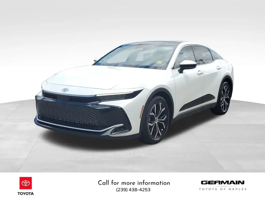 2023 Toyota Crown Limited photo 1