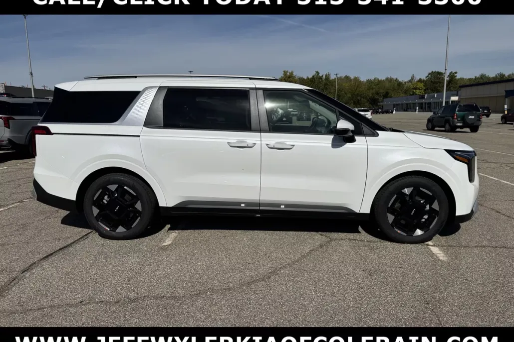 2026 Kia Carnival EX photo 1