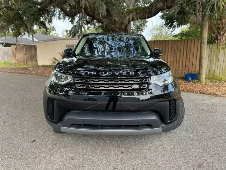 2020 Land Rover Discovery SE photo 1