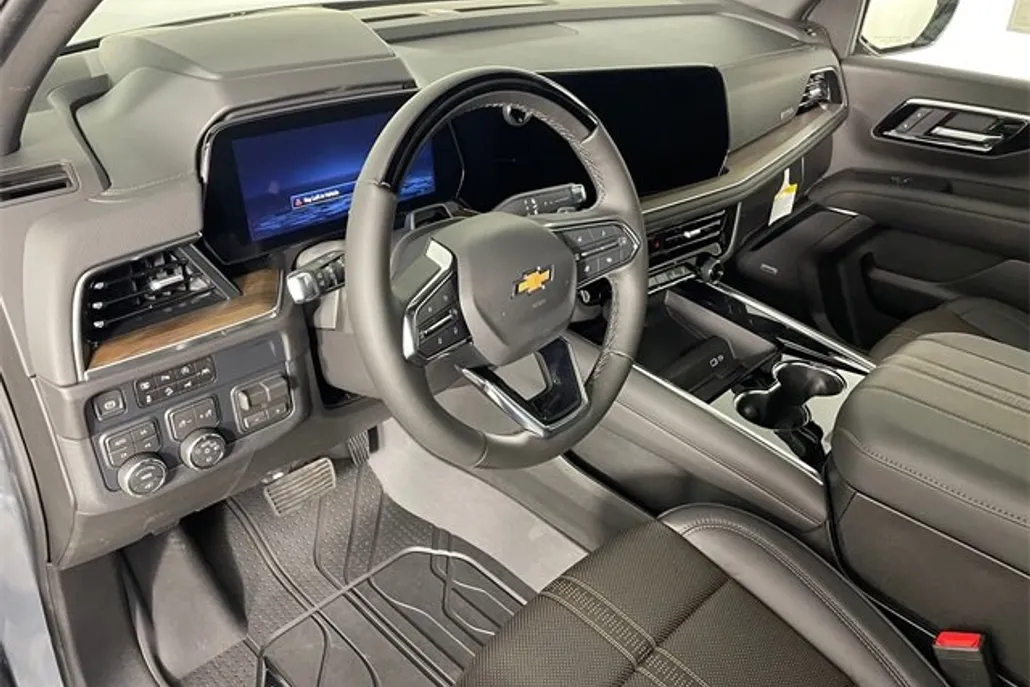 2026 Chevrolet Suburban High Country photo 1