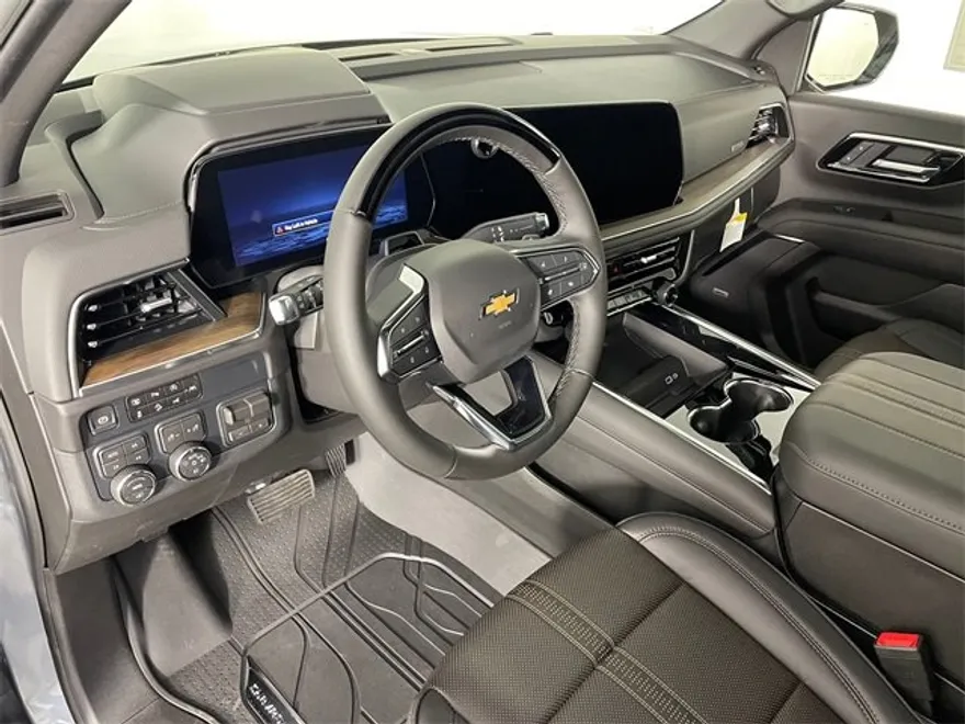 2026 Chevrolet Suburban High Country photo 1