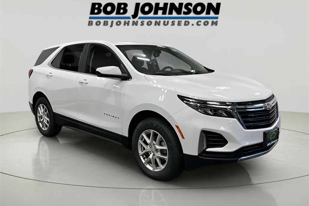 2024 Chevrolet Equinox LT photo 1