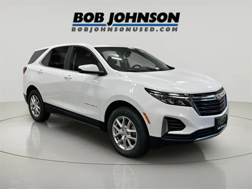 2024 Chevrolet Equinox LT photo 1