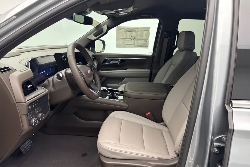 2025 Chevrolet Tahoe LT photo 1