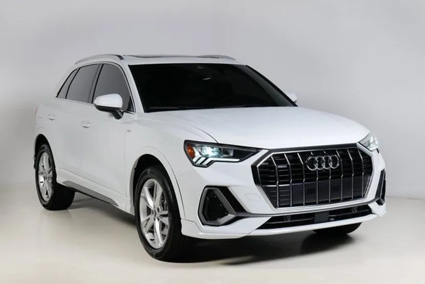 2022 Audi Q3 S line Premium Plus photo 1