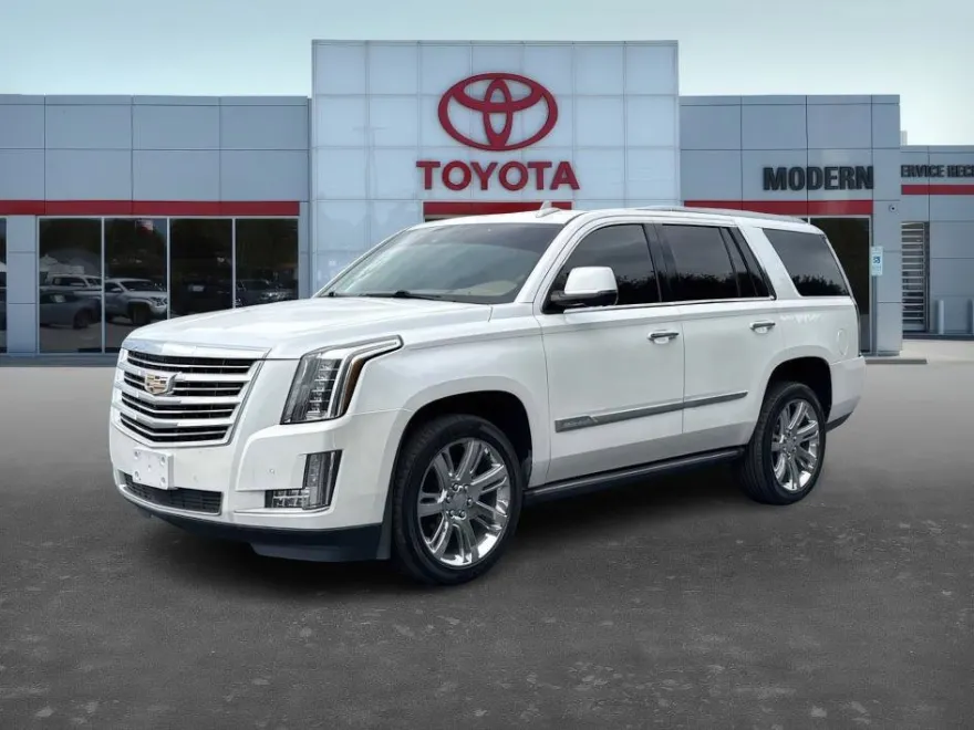2016 Cadillac Escalade Platinum photo 1