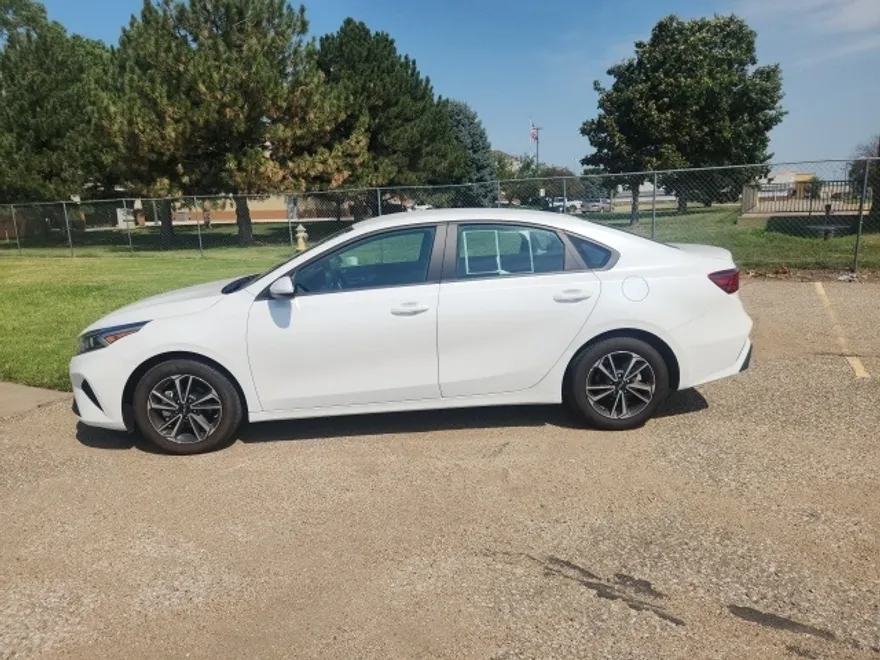2024 Kia Forte LXS photo 1