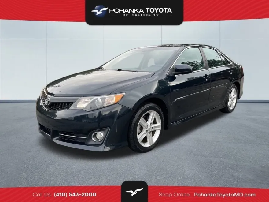2013 Toyota Camry SE photo 1