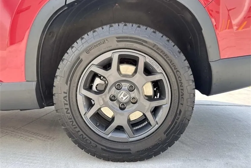 2025 Honda Pilot TrailSport photo 1