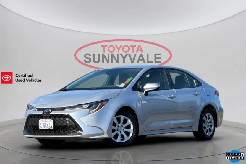 2022 Toyota Corolla LE photo 1