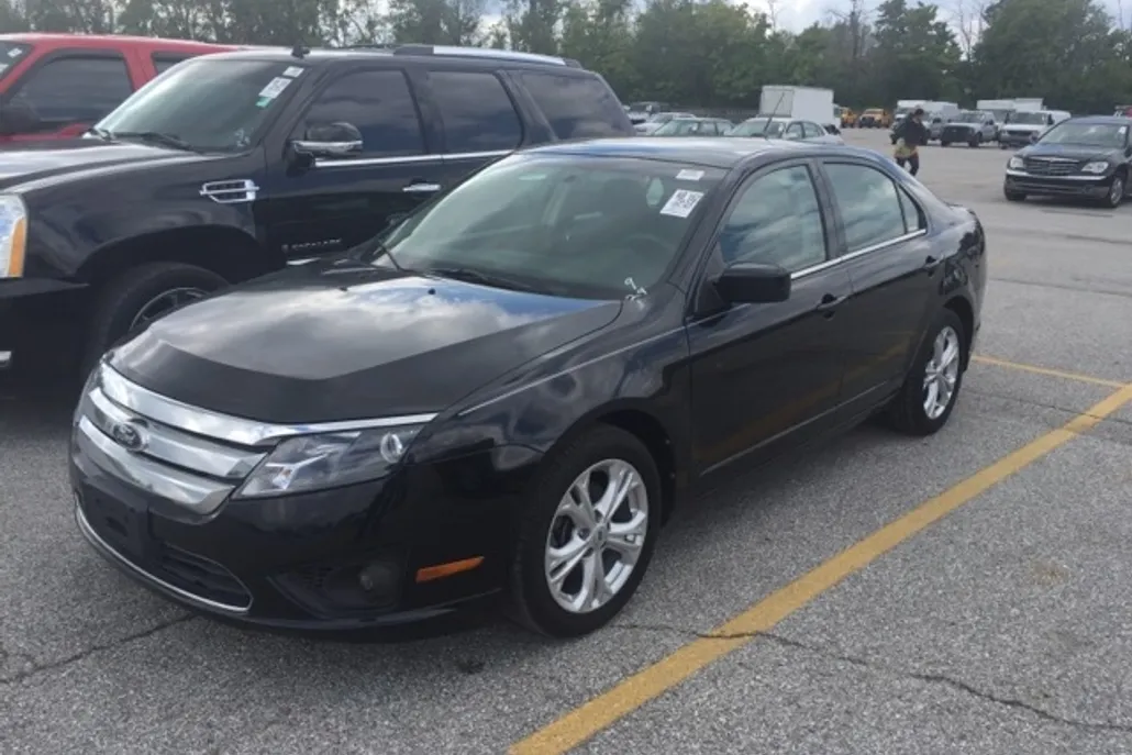 2012 Ford Fusion SE photo 1