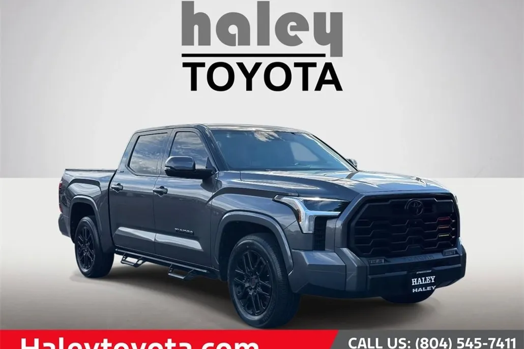 2023 Toyota Tundra SR5 CrewMax photo 1