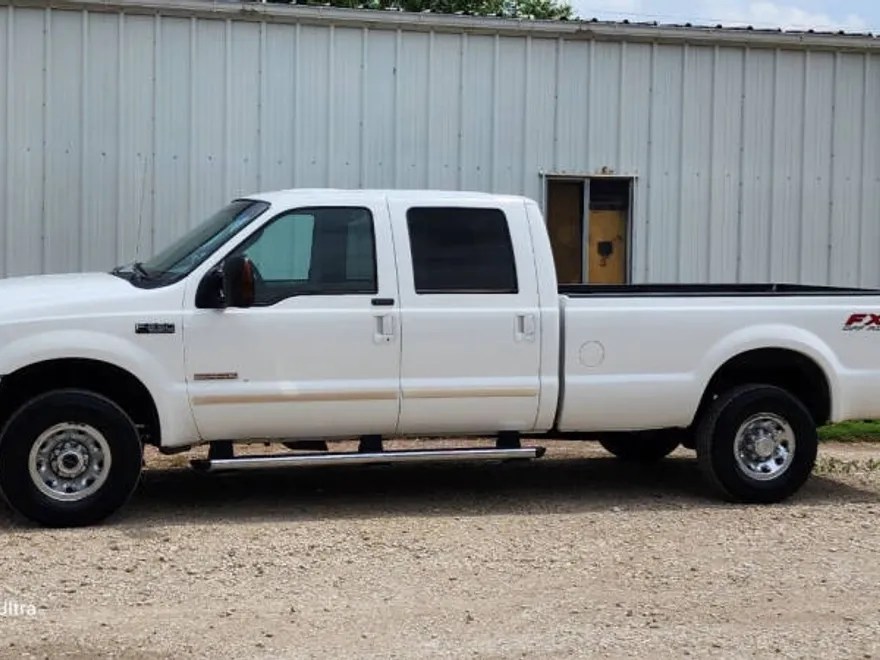 2004 Ford F-250 XLT photo 1