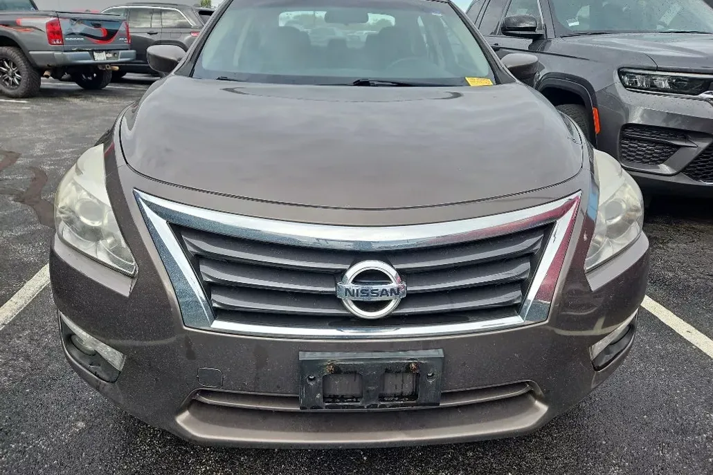 2015 Nissan Altima 2.5 SV photo 1