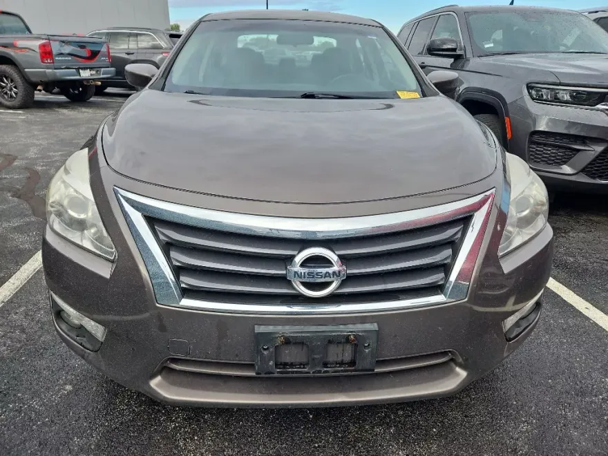 2015 Nissan Altima 2.5 SV photo 1