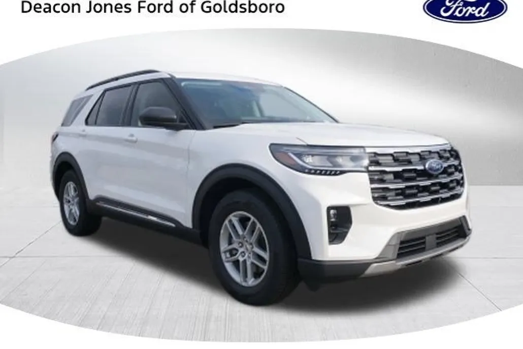 2025 Ford Explorer photo 1