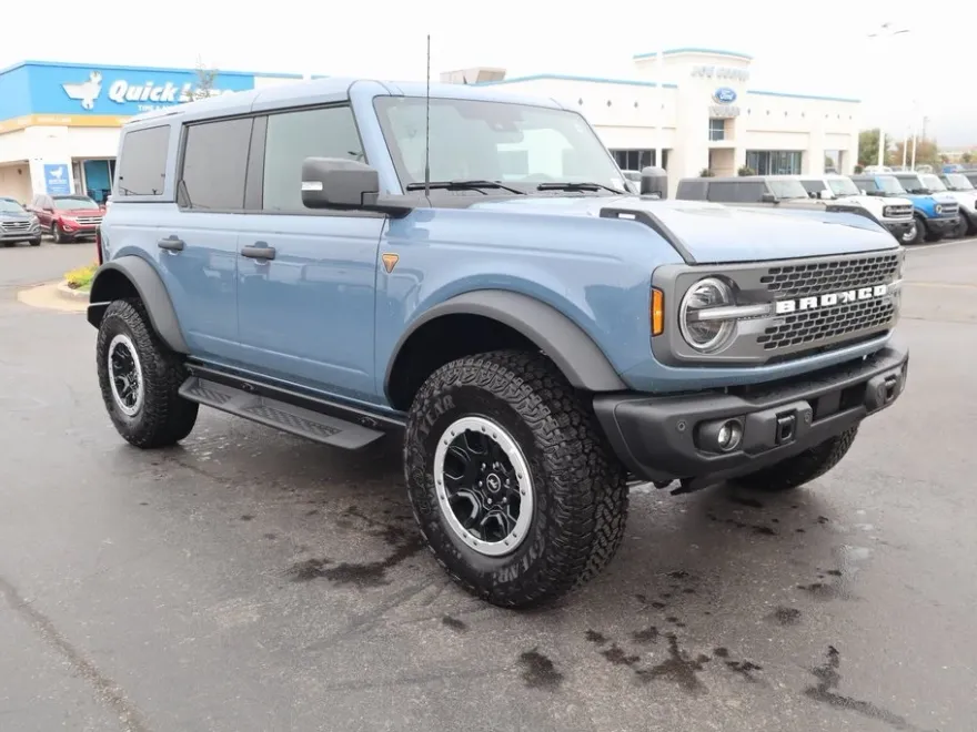 2025 Ford Bronco Badlands photo 1