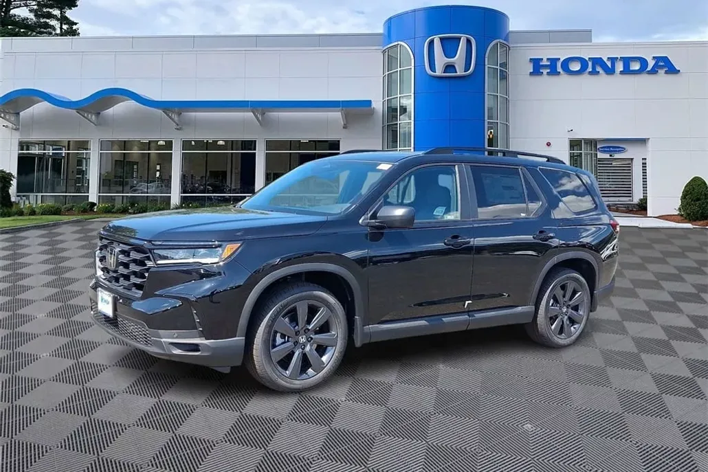 2025 Honda Pilot Sport photo 1