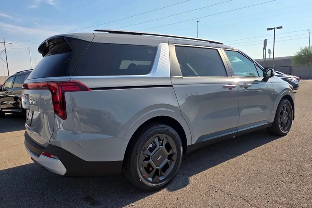 2026 Kia Carnival EX photo 1