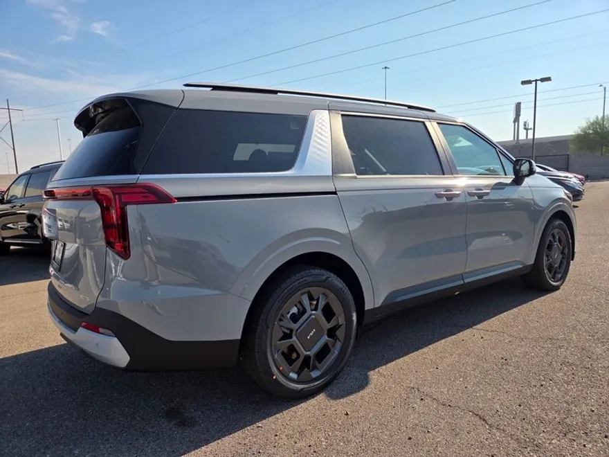 2026 Kia Carnival EX photo 1