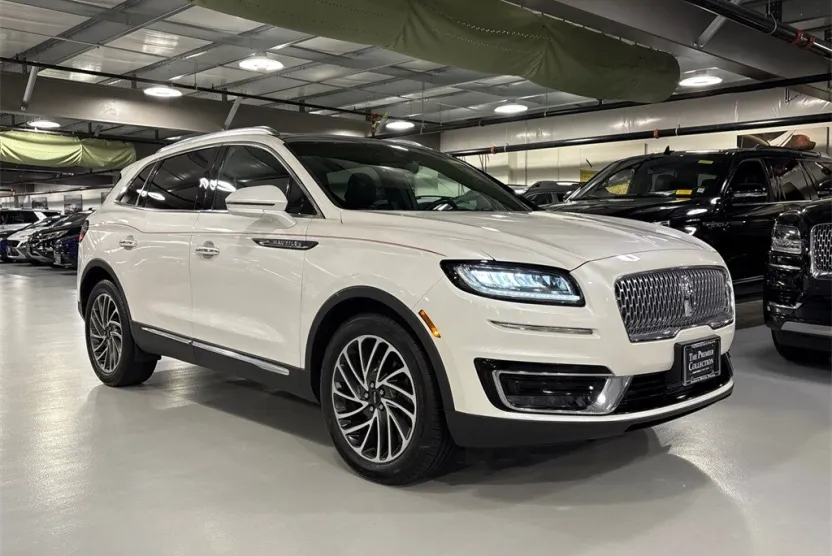 2019 Lincoln Nautilus Reserve photo 1
