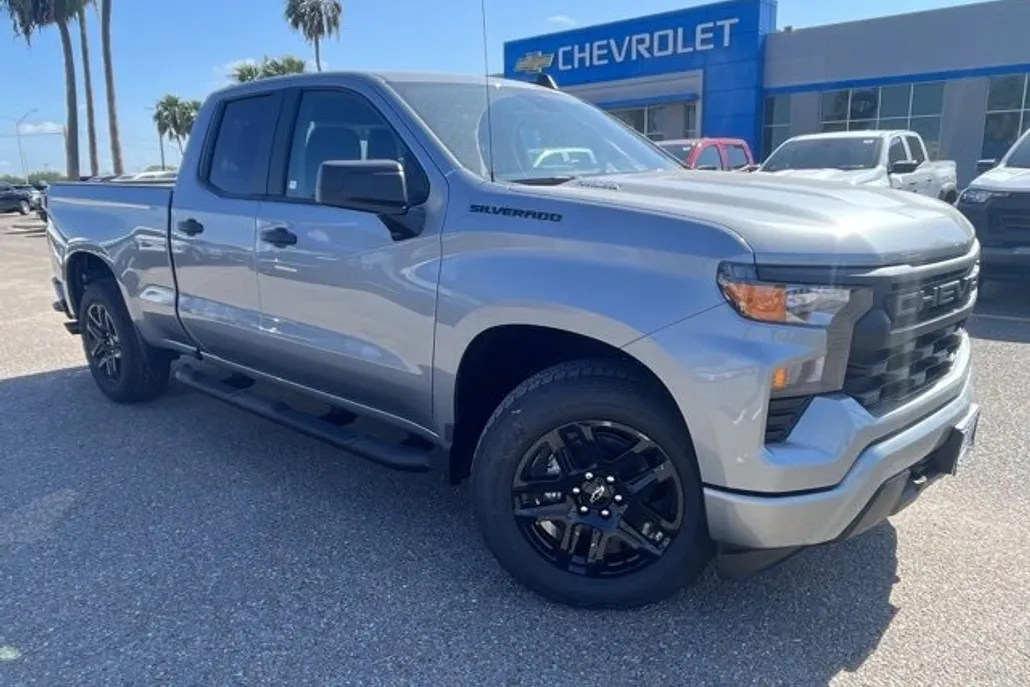 2026 Chevrolet Silverado 1500 Custom photo 1